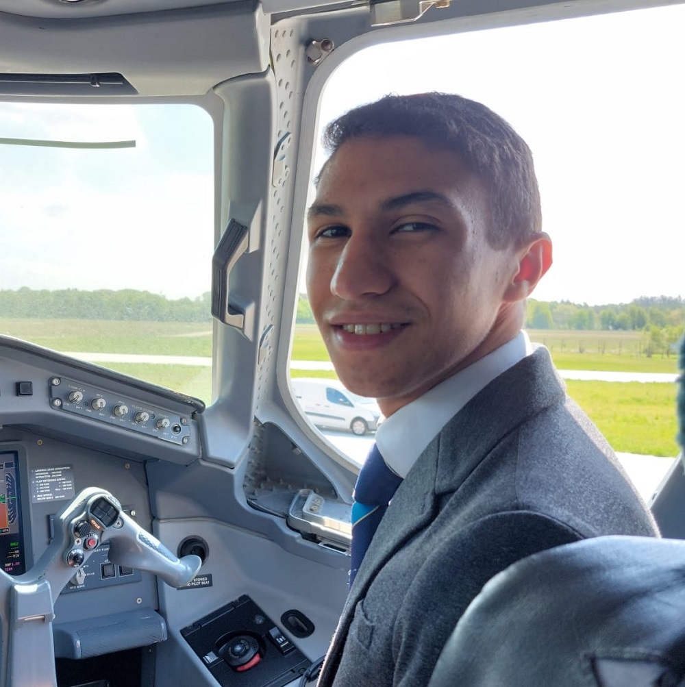 Maxwell in the cockpit of an Embraer E190